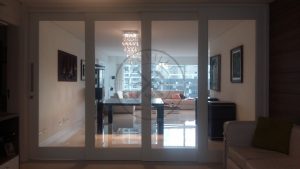 Porta de correr quatro folhas de arrasto com vidro panorâmico incolor - Imagem 2