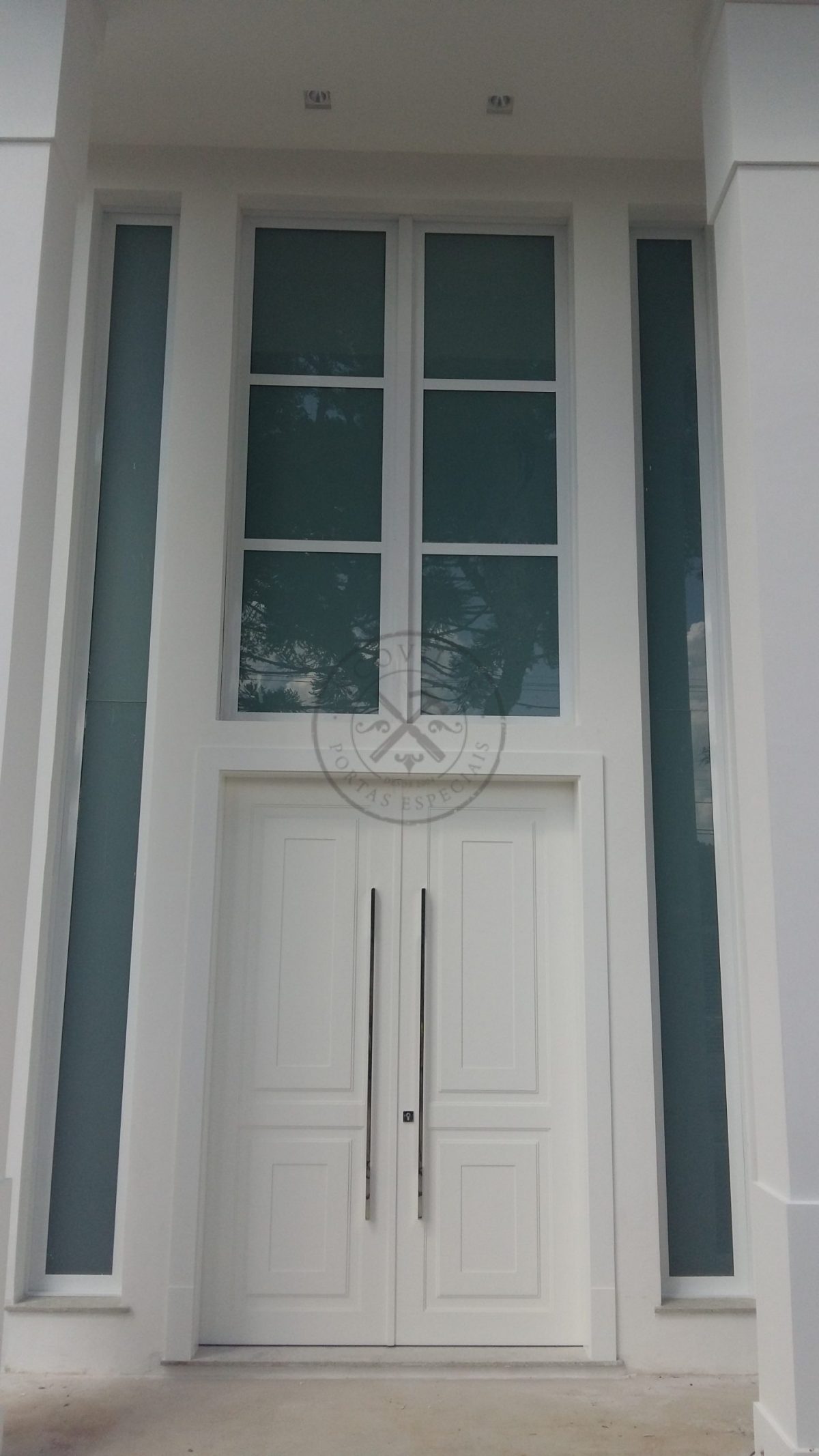 Porta com sistema de abertura dupla, pintura de laca P.U branco acetinado (Sayerlack) - Imagem 2