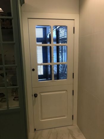 Porta Holandesa com pintura laca P.U branco acetinado - Imagem 3