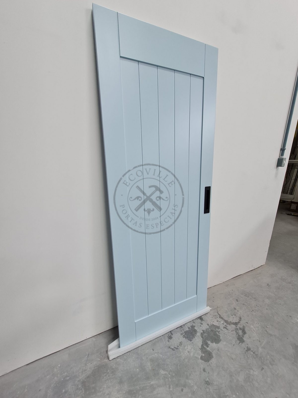 Porta madeira maciça com pintura laca azul acetinado - Imagem 2