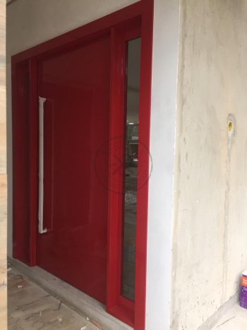 Porta pivotante com revestimento em MDF, portal duplo lateral e pintura laca vermelho alto brilho - Imagem 4