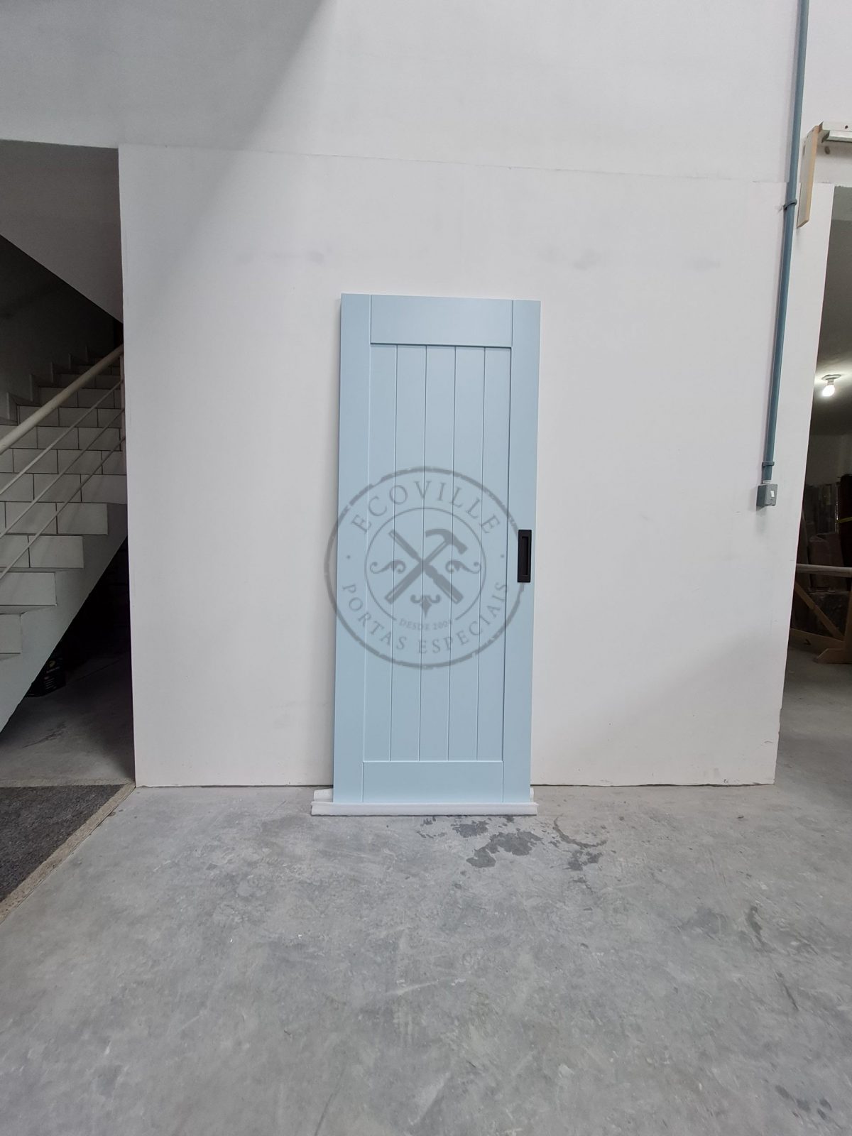 Porta madeira maciça com pintura laca azul acetinado - Imagem 4