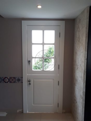 Porta holandesa com visores de vidro e almofada - Imagem 4