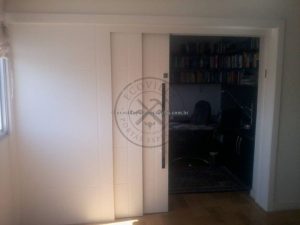 Porta de correr com três folhas sobrepostas, pintura de laca P.U branco fosco (Sayerlack) - Imagem 4