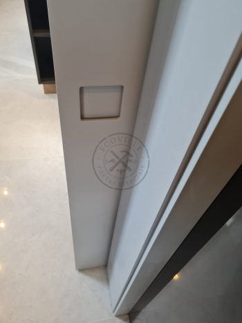 Porta com sistema de correr embutido com puxador cava - Imagem 4