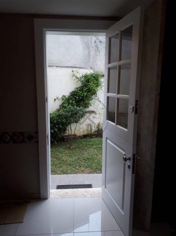 Porta holandesa com visores de vidro e almofada - Imagem 6