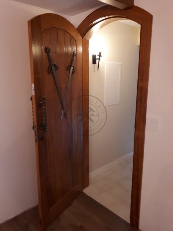 Porta de madeira maciça modelo exclusivo - Imagem 3