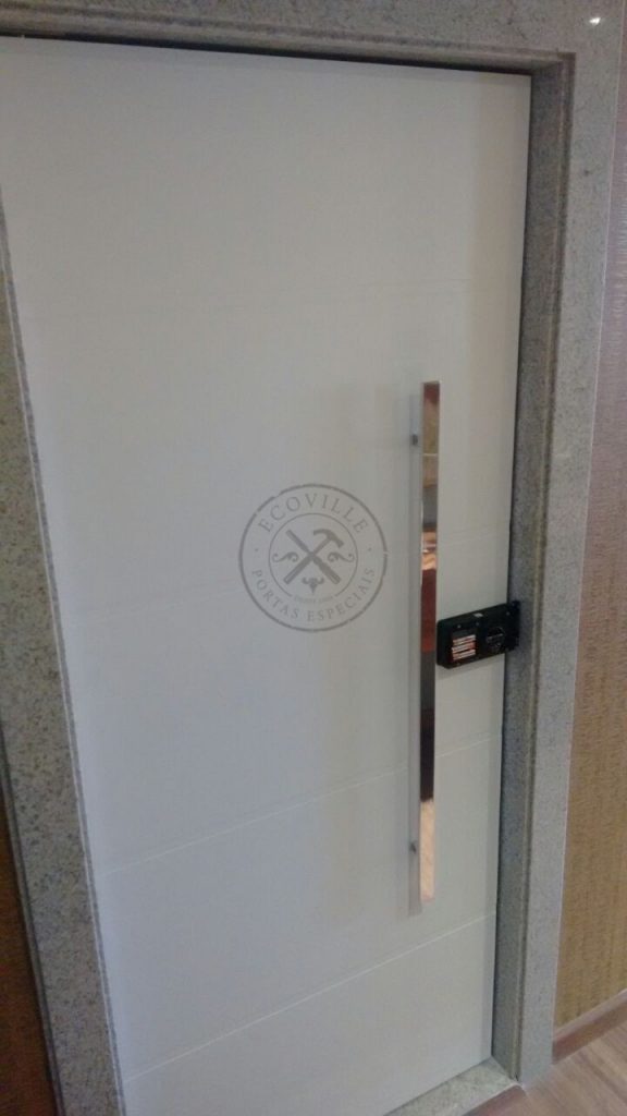 Porta pivotante para elevador com pintura de laca P.U branco acetinado (Sayerlack) - Imagem 6