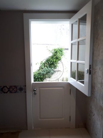 Porta holandesa com visores de vidro e almofada - Imagem 7