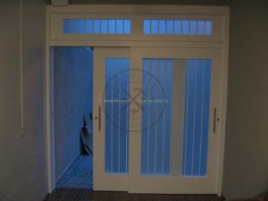 Porta de correr em madeira maciça de Imbuia reforçado com ferro - Imagem 3