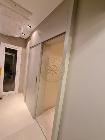 Porta com sistema de correr embutido com puxador cava pintura laca acetinado H157 - Imagem 6