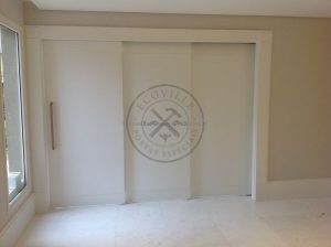 Porta de correr com três folhas sobrepostas, pintura de laca P.U branco fosco (Sayerlack) - Imagem 12