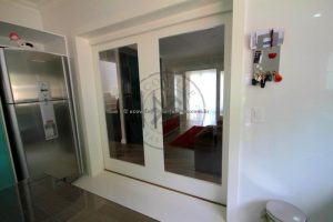 Porta com sistema de correr embutido, vidro panorâmico transparente 10 mm