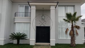 Porta com estrutura metálica no interior com pintura de laca P.U preto acetinado (Sayerlack) - Imagem 7