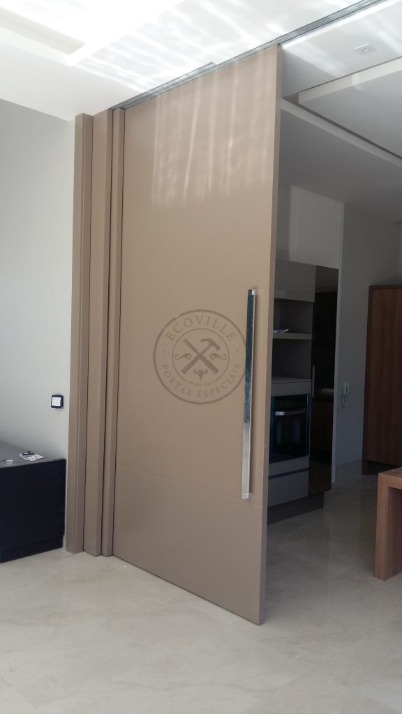 Porta com sistema de correr embutido, tamanho especial com estrutura de ferro no interior - Imagem 6