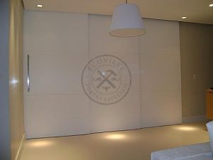 Porta de correr com três folhas sobrepostas, pintura de laca P.U branco fosco (Sayerlack) - Imagem 2