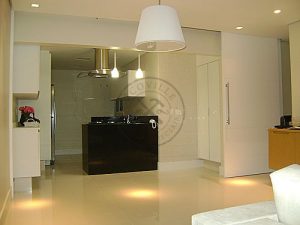 Porta de correr com três folhas sobrepostas, pintura de laca P.U branco fosco (Sayerlack) - Imagem 4