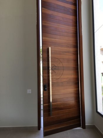 Porta exclusiva sob medida de Lambril de madeira Imbuia "ESPETACULAR" - Imagem 4