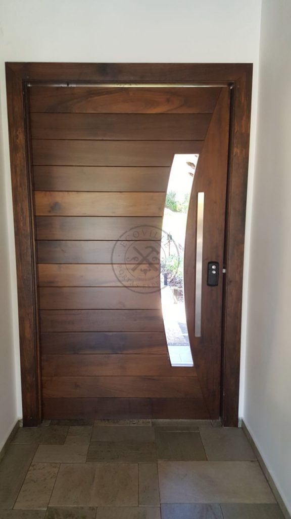 Porta com estrutura de ferro no interior, revestido de Lambril de Imbuia, porta exclusiva - Imagem 4