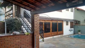 Porta de correr com sistema embutido, vidro panorâmico 10 mm temperado - Imagem 4