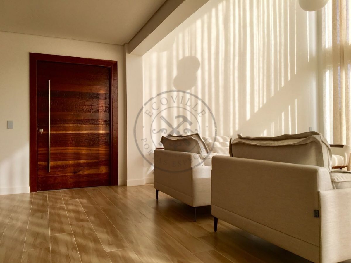 Porta pivotante de madeira de demolição. - Imagem 4