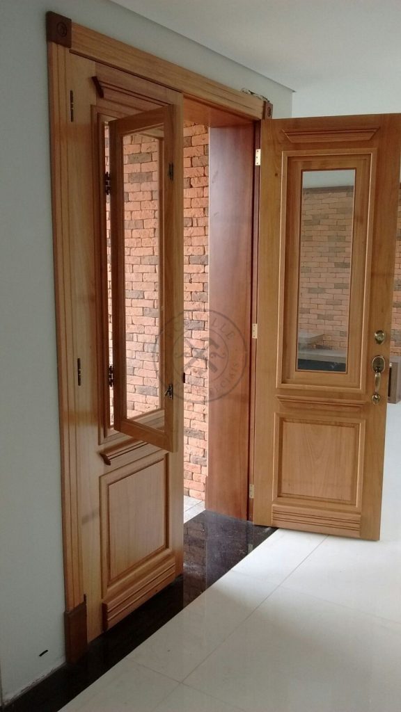 Porta de abertura dupla com postigo móvel com vidro incolor 8 mm - Imagem 8