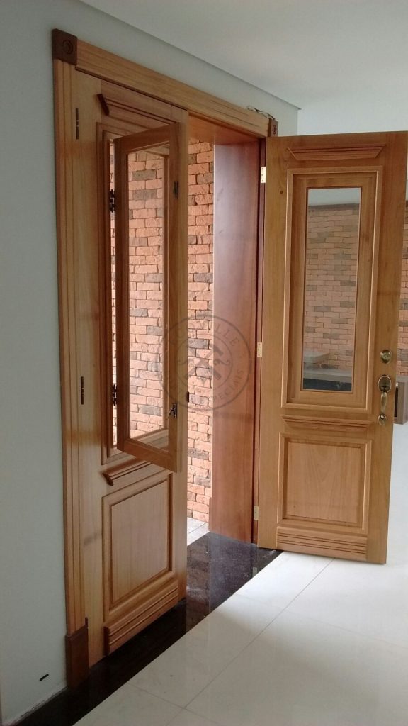 Porta de abertura dupla com postigo móvel com vidro incolor 8 mm - Imagem 5