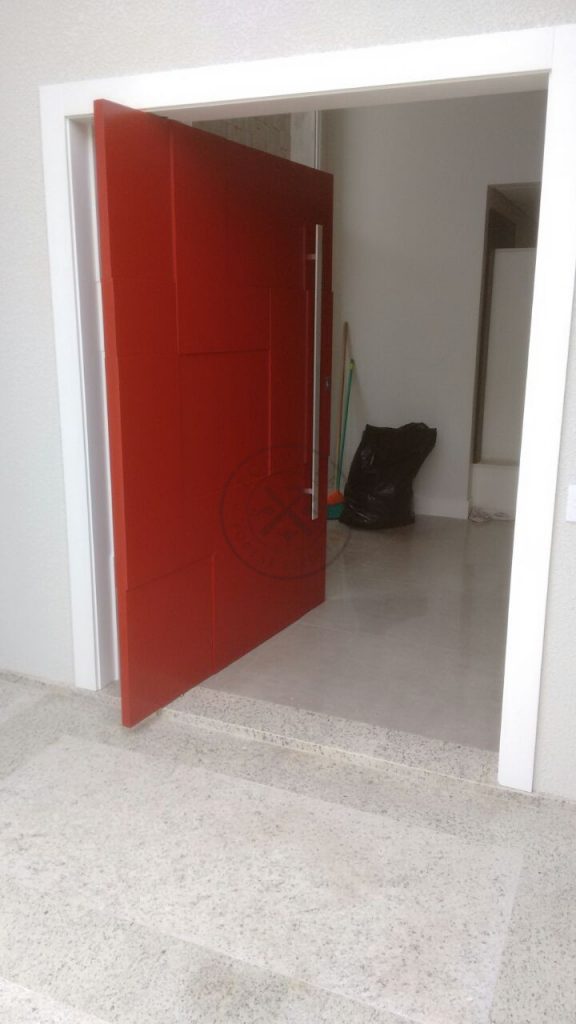 Porta pivotante com revestimento em MDF. Modelo 3D com pintura laca P.U vermelho acetinado - Imagem 7