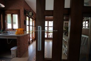 Porta com sistema de correr embutido com três folhas sobrepostas, vidro transparente 10 mm - Imagem 7