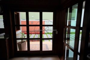 Porta com sistema de correr embutido com três folhas sobrepostas, vidro transparente 10 mm - Imagem 6