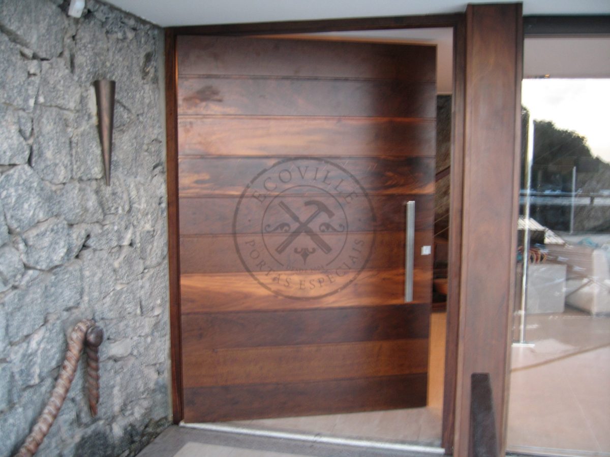 Porta pivotante com Lambril de Imbuia - Imagem 5