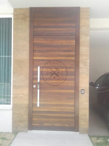 Porta pivotante de Lambril maciço de Imbuia com bandeira superior fixa - Imagem 2