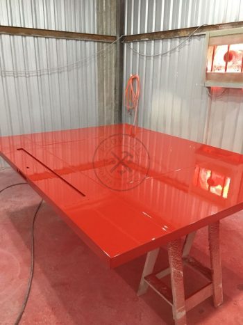 Porta pivotante com revestimento em MDF e pintura laca P.U vermelho acetinado - Imagem 11