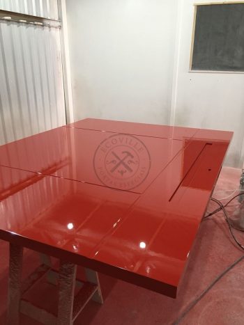 Porta pivotante com revestimento em MDF e pintura laca P.U vermelho acetinado - Imagem 12