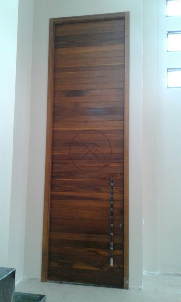 Porta pivotante de Lambril de Imbuia, com estrutura de aço no interior para não empenar, com espessura de 8 cm - Imagem 2