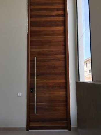 Porta exclusiva sob medida de Lambril de madeira Imbuia "ESPETACULAR" - Imagem 10