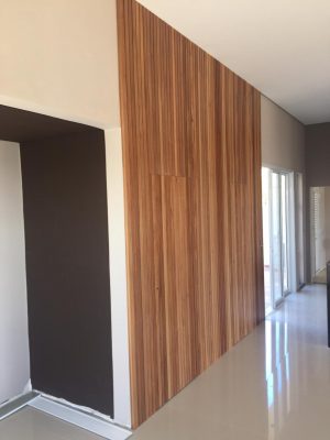 Porta kit de abrir ripado na vertical, com painéis seguindo o mesmo modelo da porta - Imagem 3