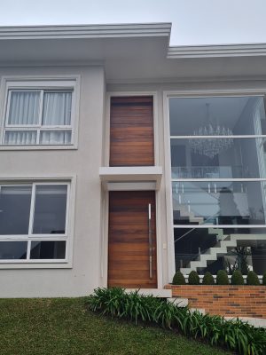 Porta pivotante com estrutura de aço no interior, revestimento com lambril maciço, porta com 8 cm de espessura - Imagem 3
