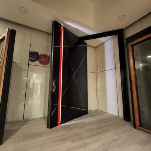 Porta em pivotante em ACM preto fosco modelo BBB com puxador cava vermelho com LED, dupla vedação porta e batente - Imagem 3