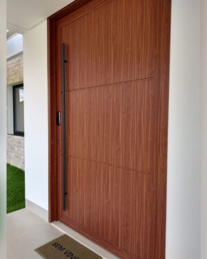 Porta em ACM Wood Mogno com bandeira fixa - Imagem 4