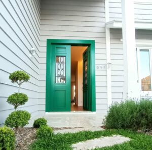 Porta colonial em ACM Pro 124 Post Grenn com grade de ferro - Imagem 3