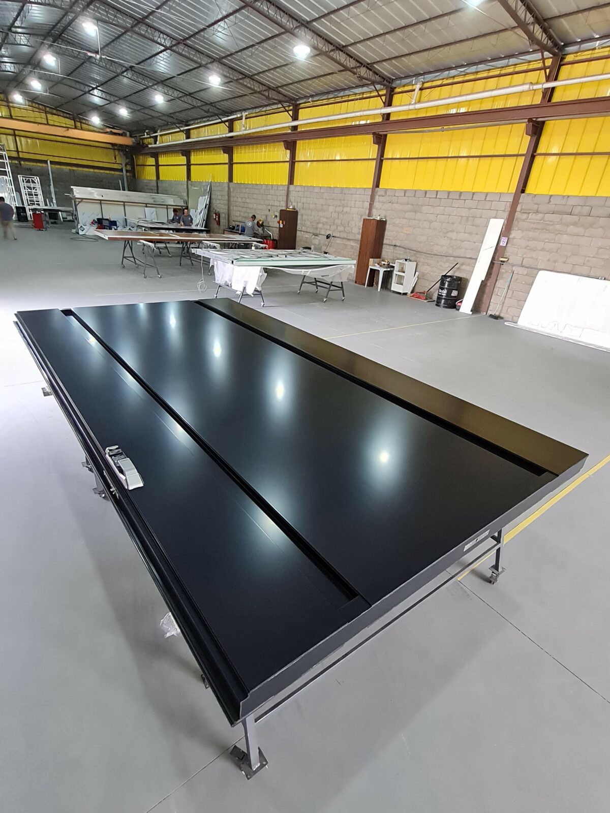 20220215_131504 Porta em ACM com dois puxadores cava na própria porta - Imagem 1