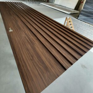 Porta em ACM modelo ripado na vertical - Imagem 3