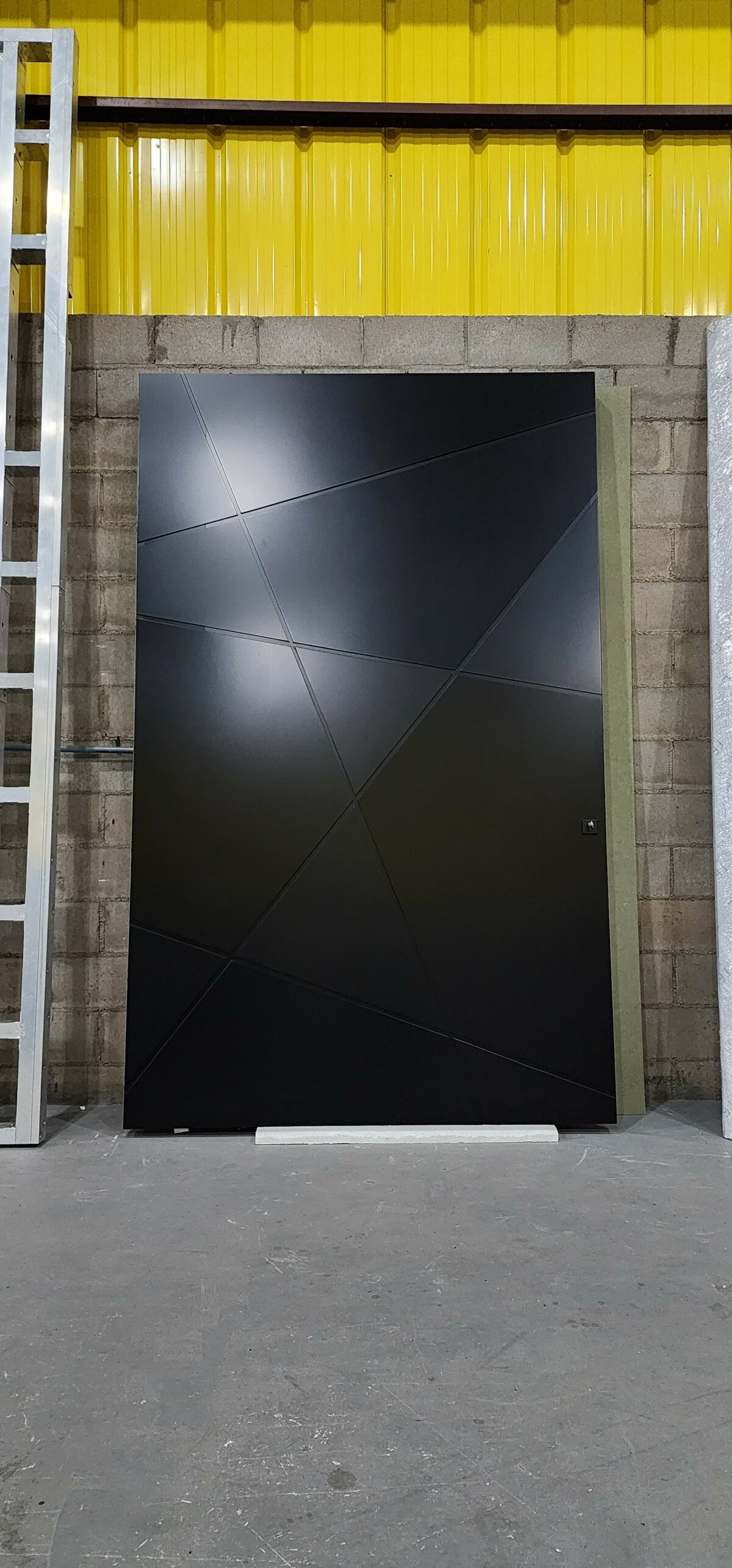 Porta em ACM modelo BBB preto fosco - Imagem 3