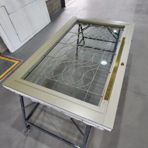 Porta em ACM PRO 136 Sand Golden com grade colonial - Imagem 8