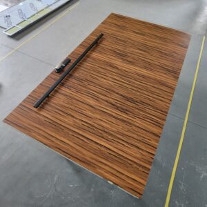 Porta em ACM chapa Wood Jatobá com fechadura digital Intelbras - Imagem 3