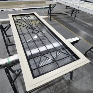 Porta em ACM com grade de ferro especial - Imagem 2