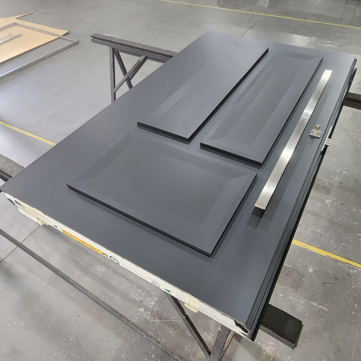 20230308_165411 Porta em ACM 3D Pro 7016 Anthracite Grey - Imagem 3