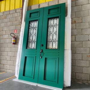 Porta colonial em ACM Pro 124 Post Grenn com grade de ferro - Imagem 6