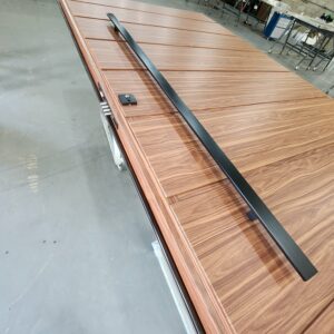 Porta em ACM Wood Mogno com fechadura Keso Volper - Imagem 3